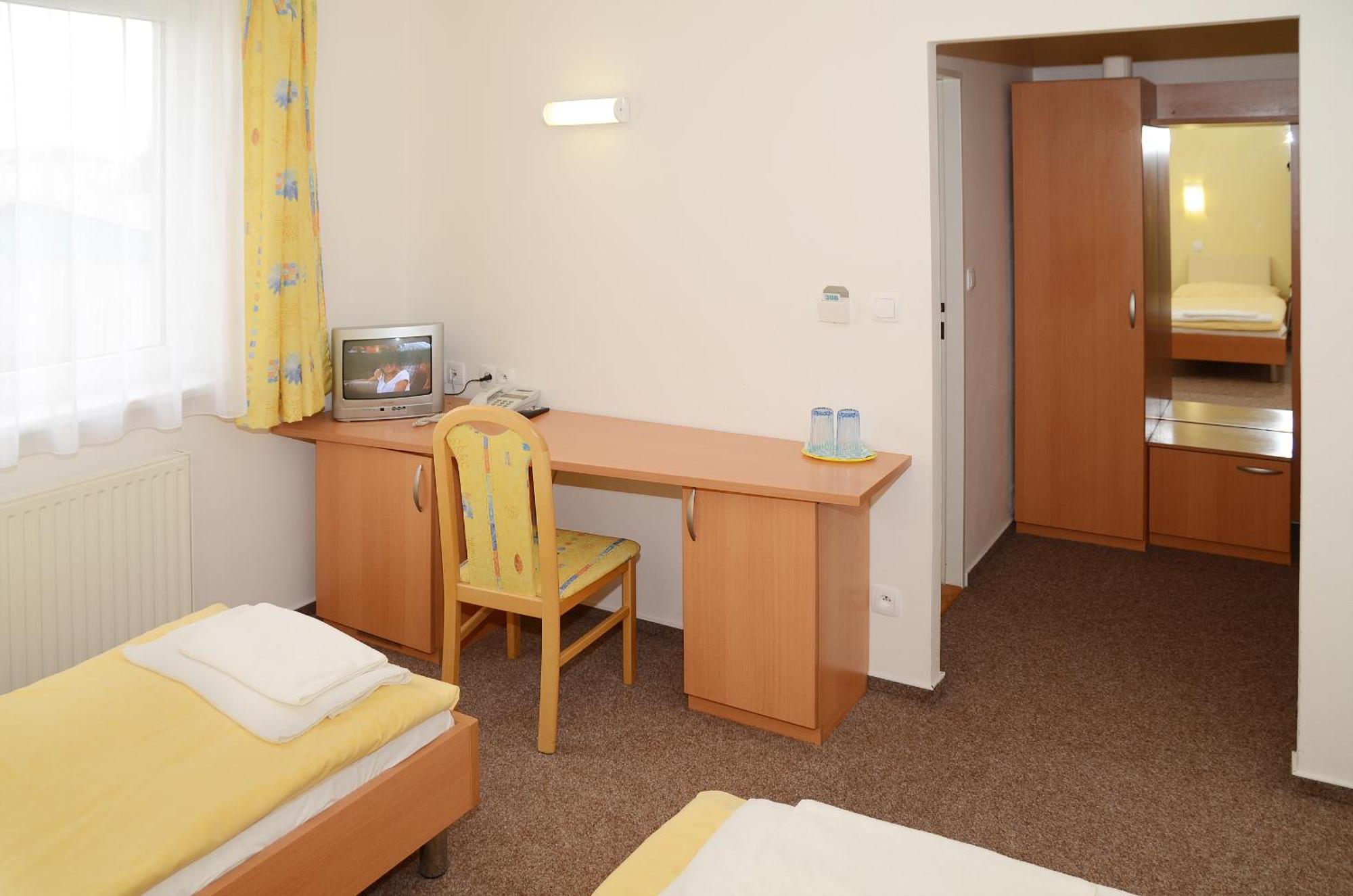 Hotel Imos Πράγα Εξωτερικό φωτογραφία