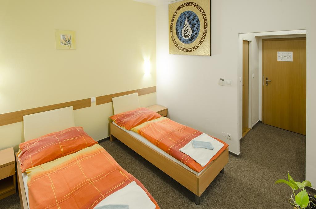 Hotel Imos Πράγα Εξωτερικό φωτογραφία