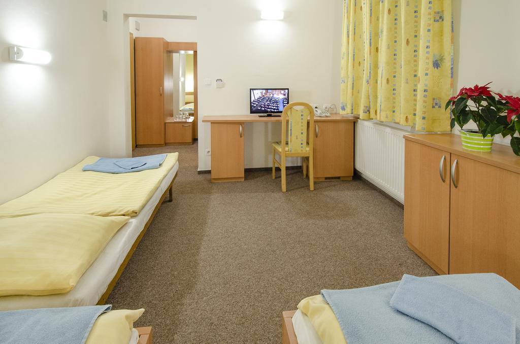 Hotel Imos Πράγα Εξωτερικό φωτογραφία