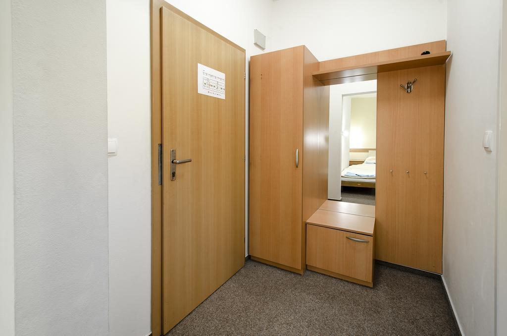 Hotel Imos Πράγα Εξωτερικό φωτογραφία