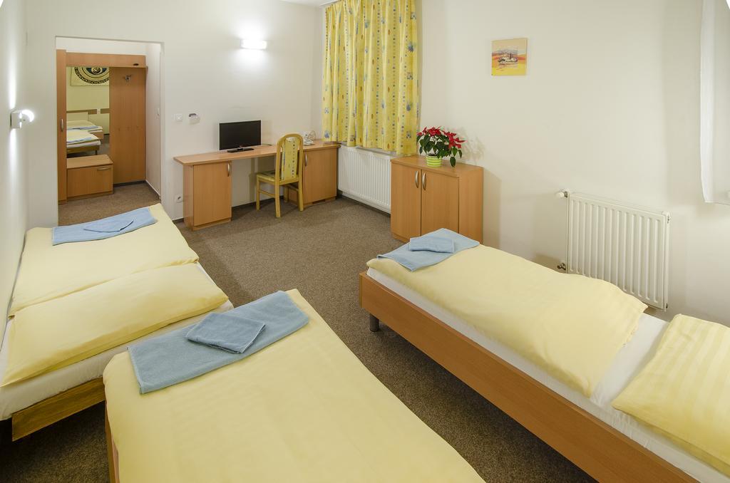 Hotel Imos Πράγα Εξωτερικό φωτογραφία